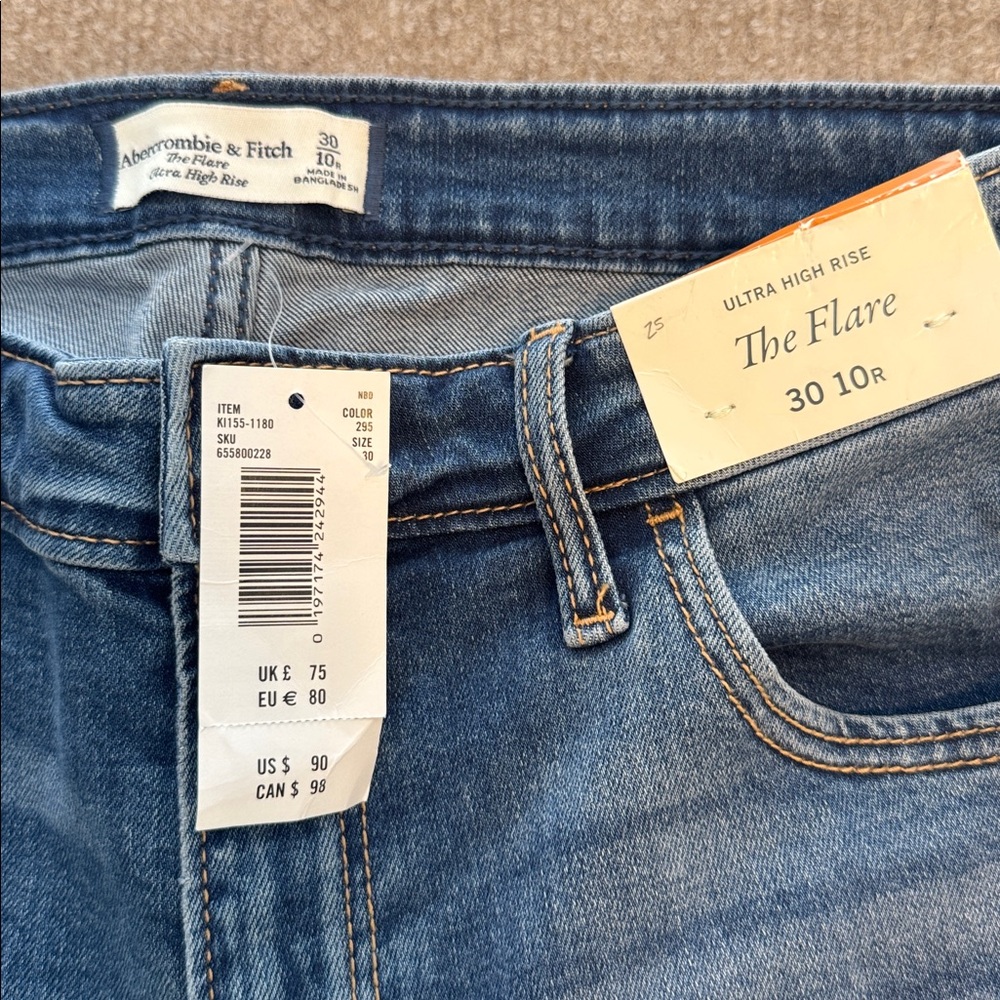 Abercrombie & Fitch The Flare Ultra High Rise Medium‎ Wash Jean Size 30/10R - Picture 13 of 14